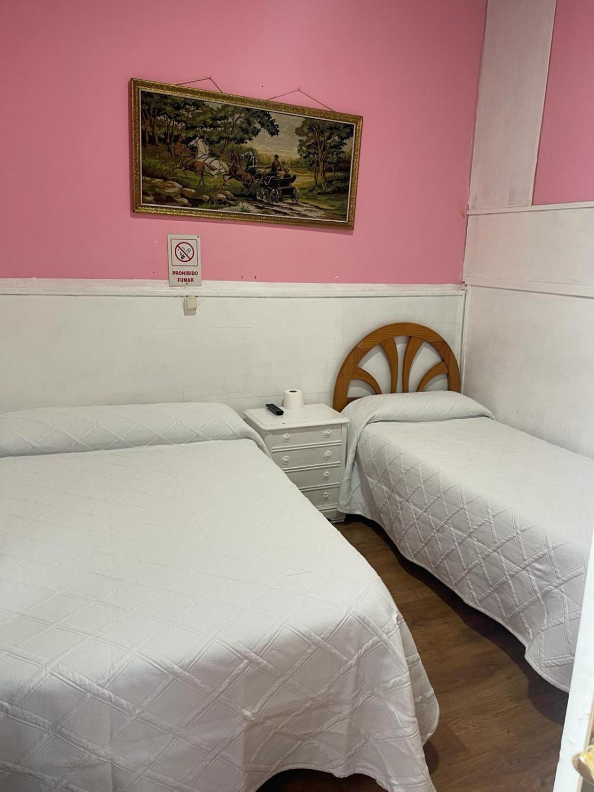 Hostal Daniel Madri Exterior foto